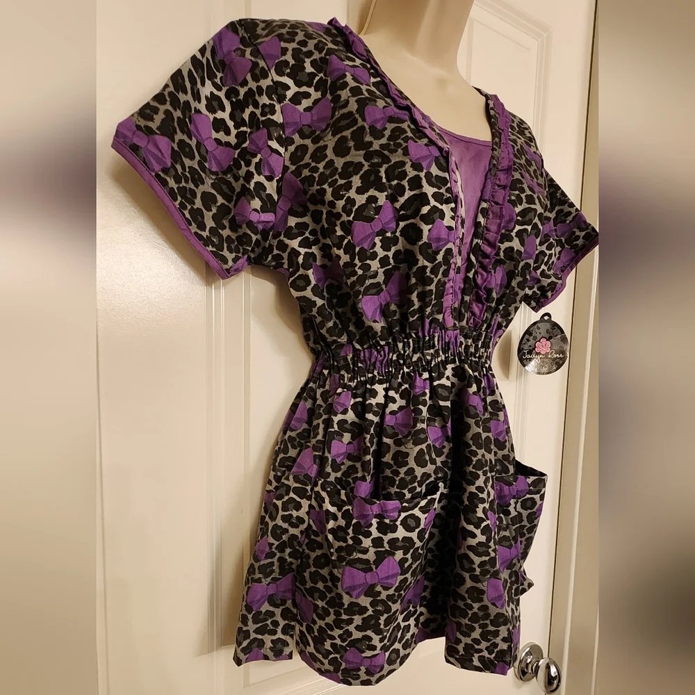 Jaydyn Rose Scrub top - Picture 4 of 5